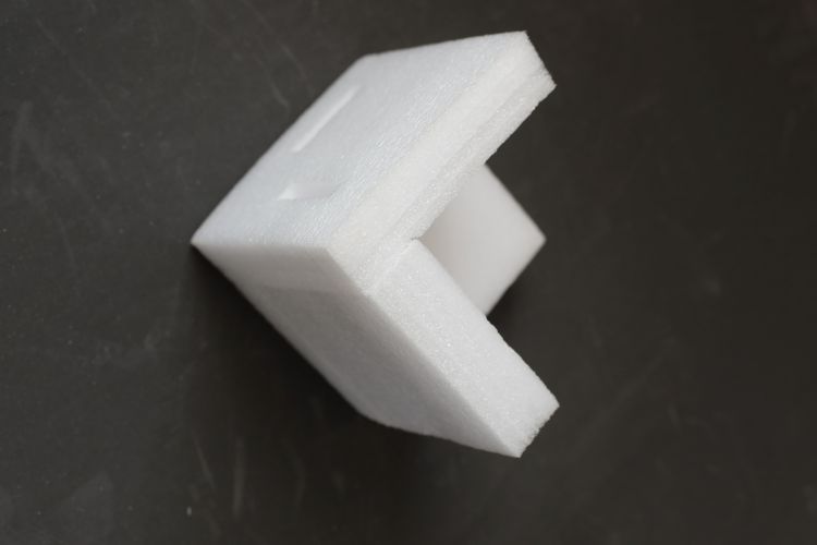 包裝界 “軟黃金”？EPE 珍珠棉內襯憑啥成易碎品守護神